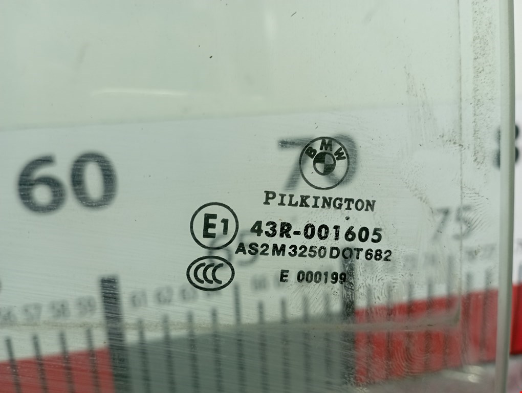 Стекло двери заднее правое BMW 7er 7 серия E65/E66 2001-2008