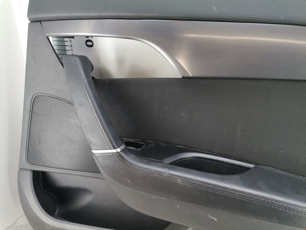 Обшивка двери задняя правая HYUNDAI i40 2011-2019