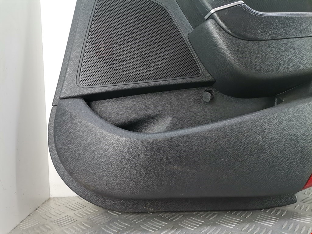 Обшивка двери задняя правая HYUNDAI i40 2011-2019