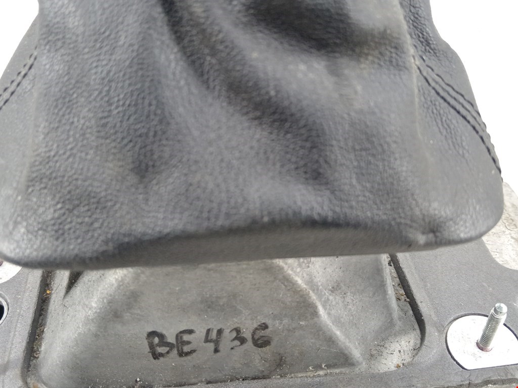 Кулиса (селектор) АКПП/МКПП в салоне SKODA Octavia A5 1Z- 2004-2013