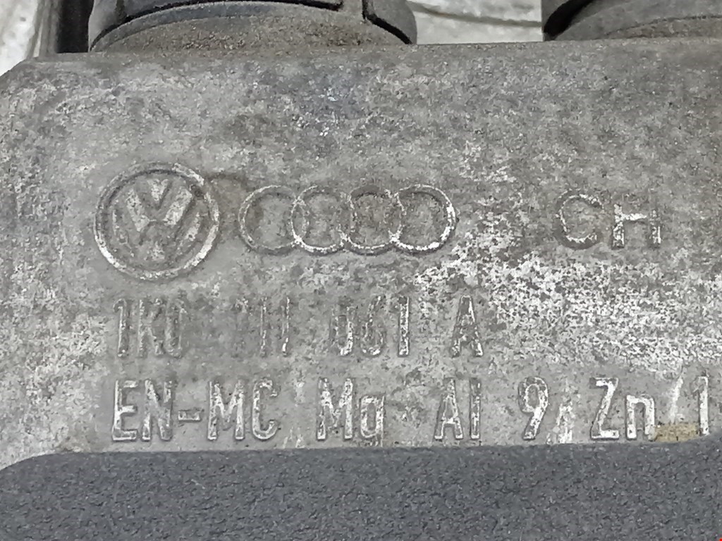 Кулиса (селектор) АКПП/МКПП в салоне SKODA Octavia A5 1Z- 2004-2013