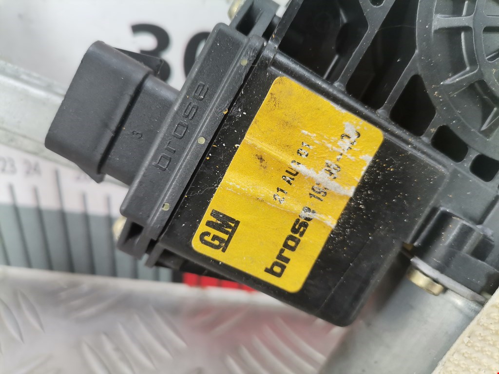 Стеклоподъемник задний правый OPEL Omega B 1994-2004