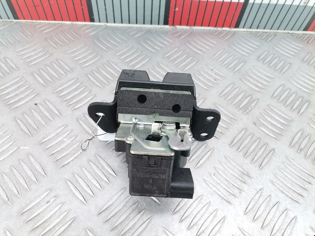 Замок багажника (крышки двери) HYUNDAI ix35 2010-2015