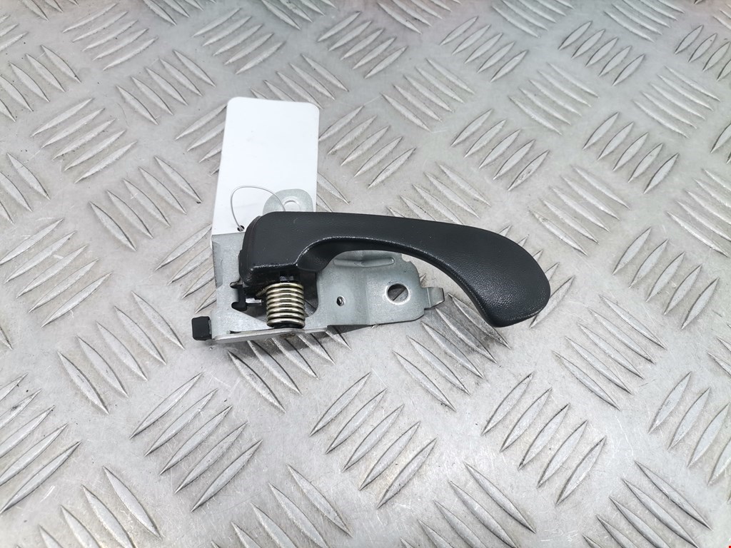 Ручка дверная передняя внутренняя правая MITSUBISHI Space Star 1999-2006