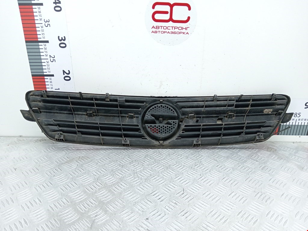 Решетка радиатора OPEL Meriva A 2003-2010