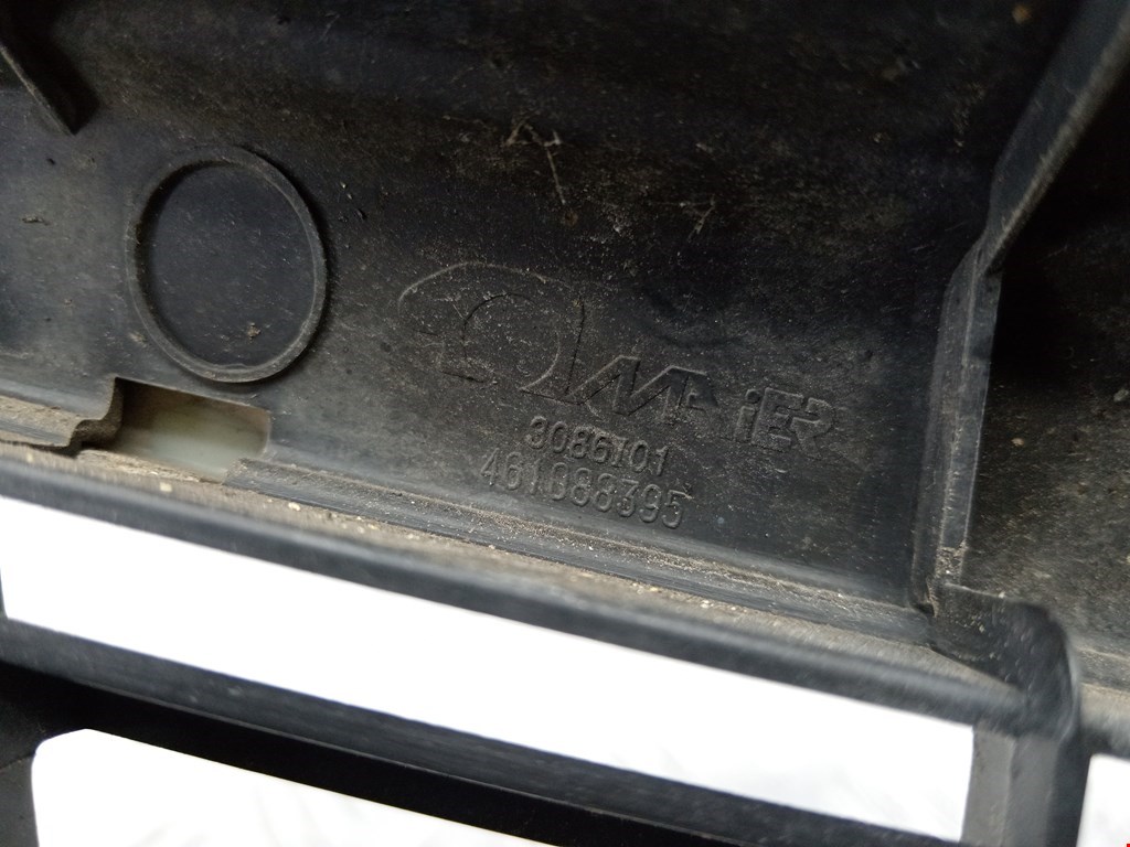 Решетка радиатора OPEL Meriva A 2003-2010