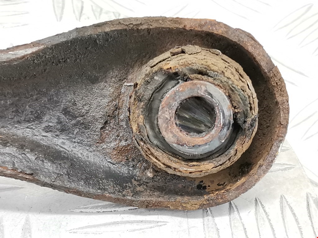 Рычаг задний правый FORD Focus I 1998-2005