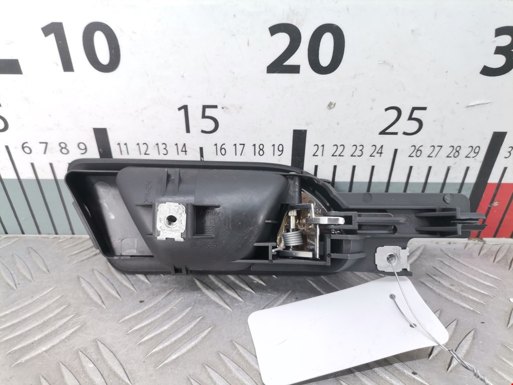 Ручка дверная задняя внутренняя левая VOLKSWAGEN Golf V 2003-2009