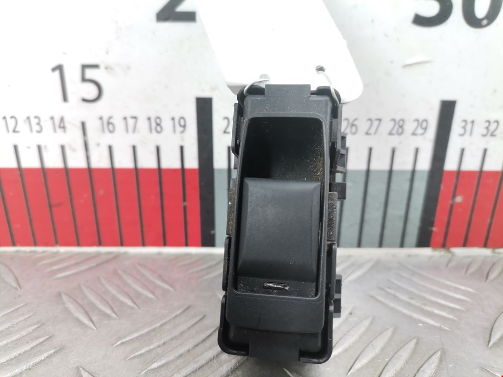 Кнопка стеклоподъемника JEEP Patriot 2007-2017