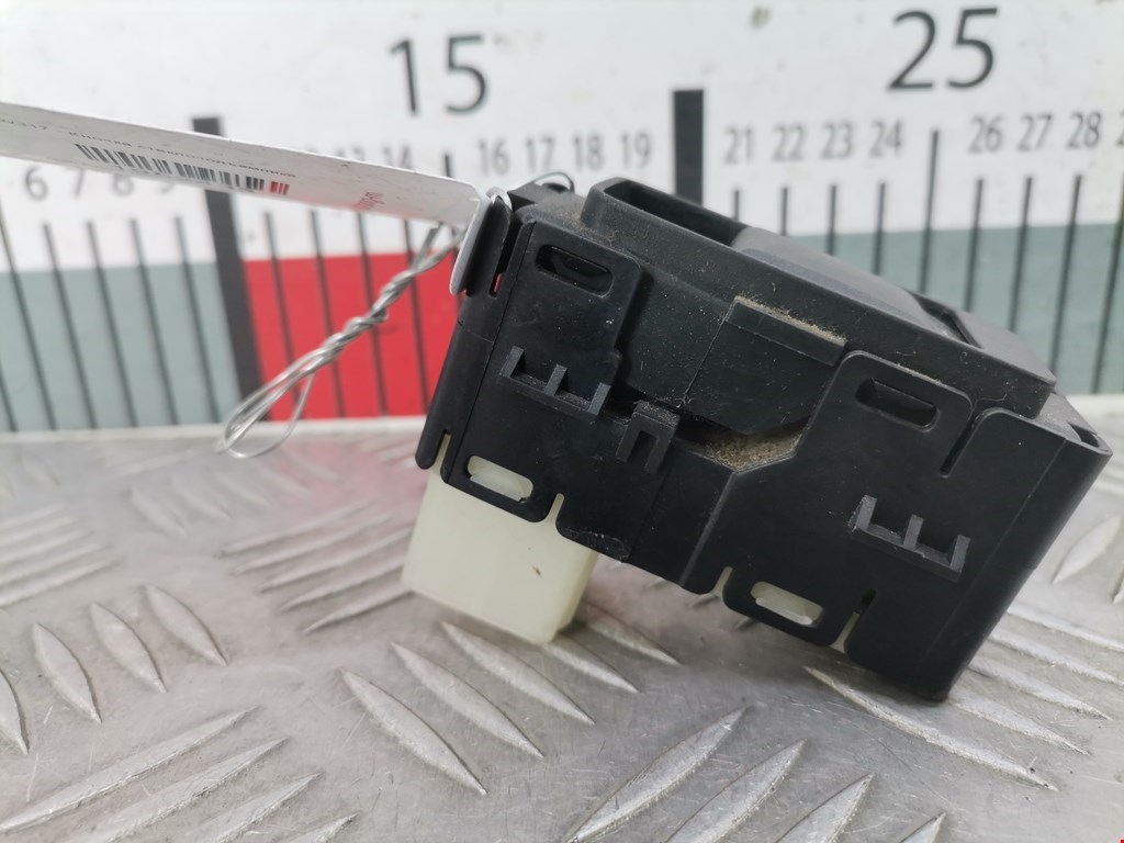 Кнопка стеклоподъемника JEEP Patriot 2007-2017