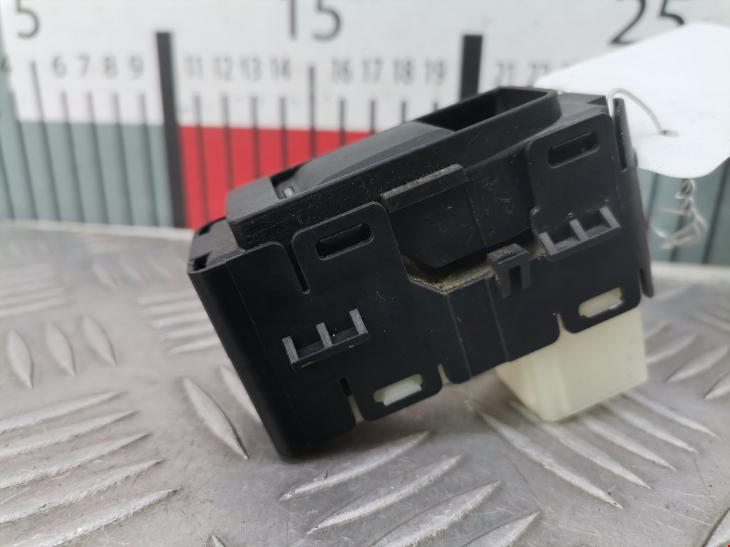 Кнопка стеклоподъемника JEEP Patriot 2007-2017