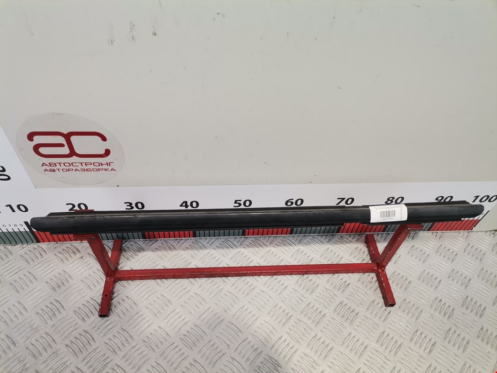 Накладка декоративная (молдинг) стекла двери задней левой Jeep Patriot (MK) (2006-2016)