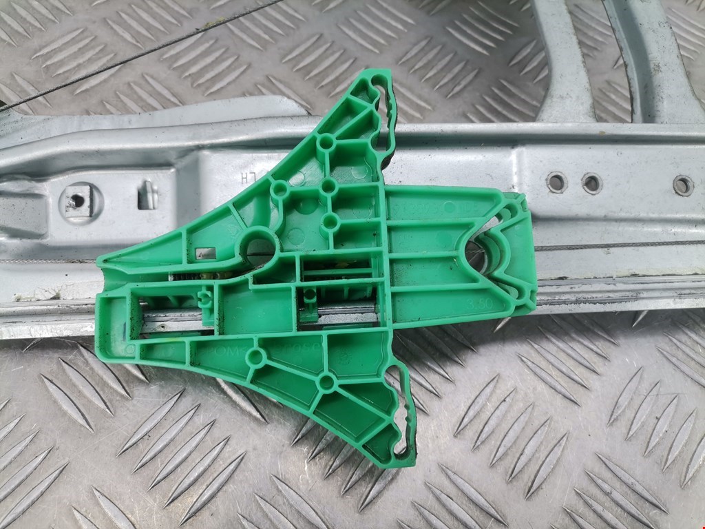 Стеклоподъемник задний левый OPEL Astra J 2009-2017