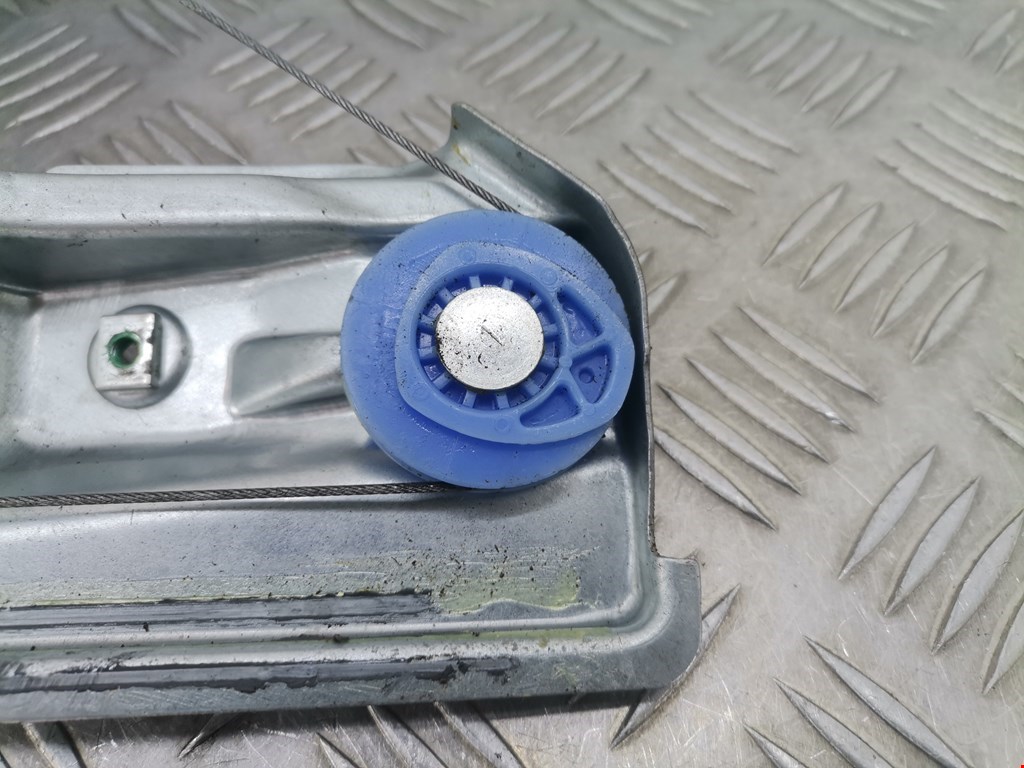 Стеклоподъемник задний левый OPEL Astra J 2009-2017