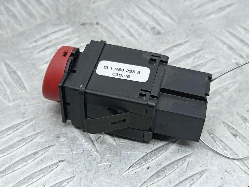 Кнопка аварийной сигнализации (аварийки) SEAT Ibiza 2002-2008