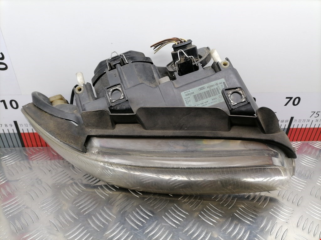 Фара правая AUDI A4 B5 1995-2001