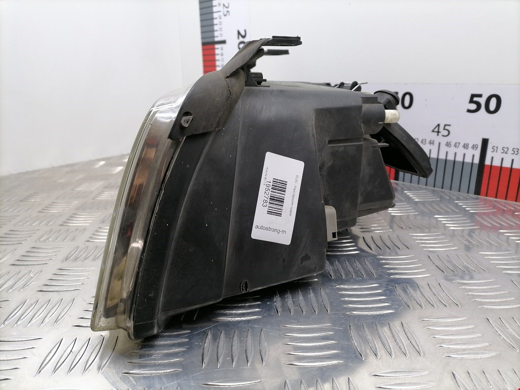 Фара правая AUDI A4 B5 1995-2001