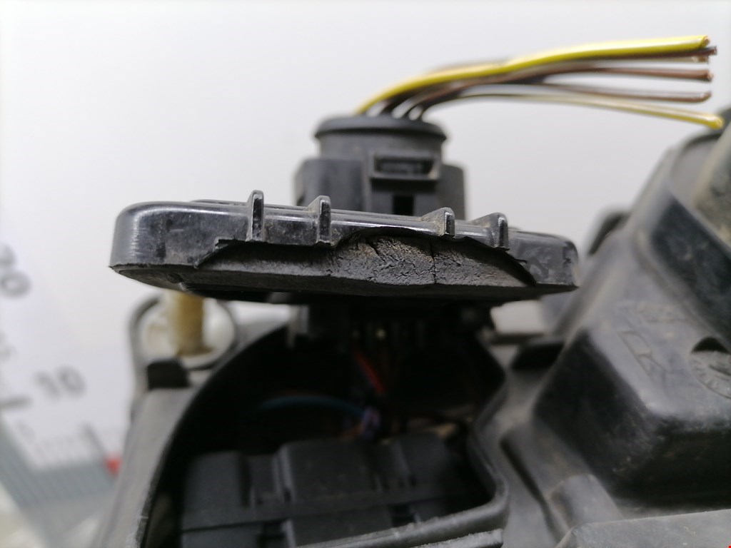 Фара правая AUDI A4 B5 1995-2001