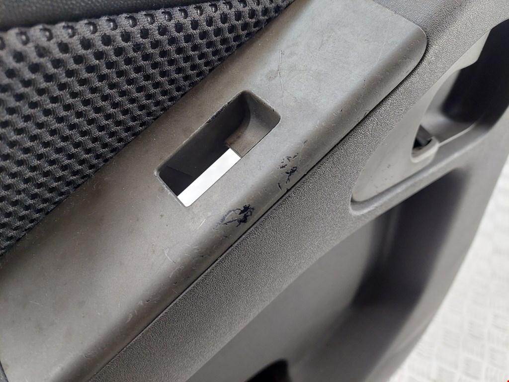 Обшивка двери передняя левая NISSAN Navara III D40 2005-2015