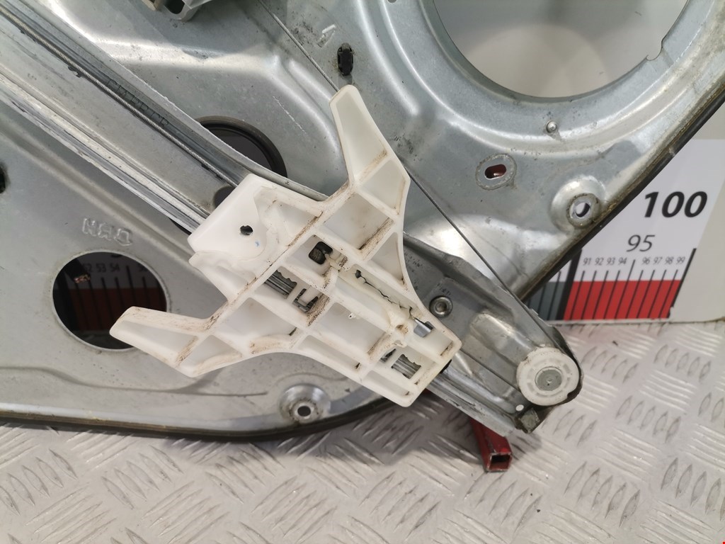 Стеклоподъемник задний правый HYUNDAI Santa Fe CM 2005-2012