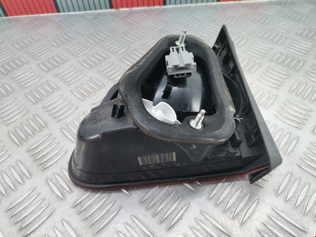 Фонарь задний внутренний левый VOLKSWAGEN Tiguan 2007-2016