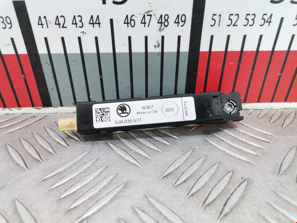 Усилитель антенны SKODA Rapid 2012-2020