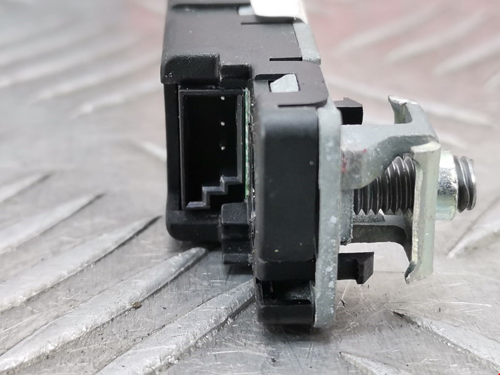 Усилитель антенны SKODA Rapid 2012-2020