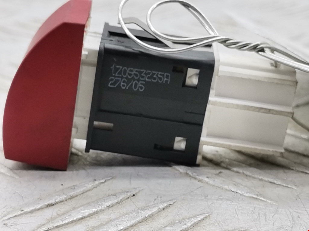 Кнопка аварийной сигнализации (аварийки) SKODA Octavia A5 1Z- 2004-2013