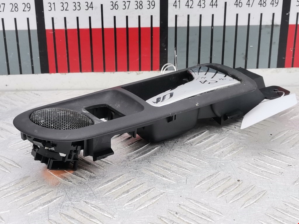 Ручка дверная задняя внутренняя правая VOLKSWAGEN Golf IV 1997-2003