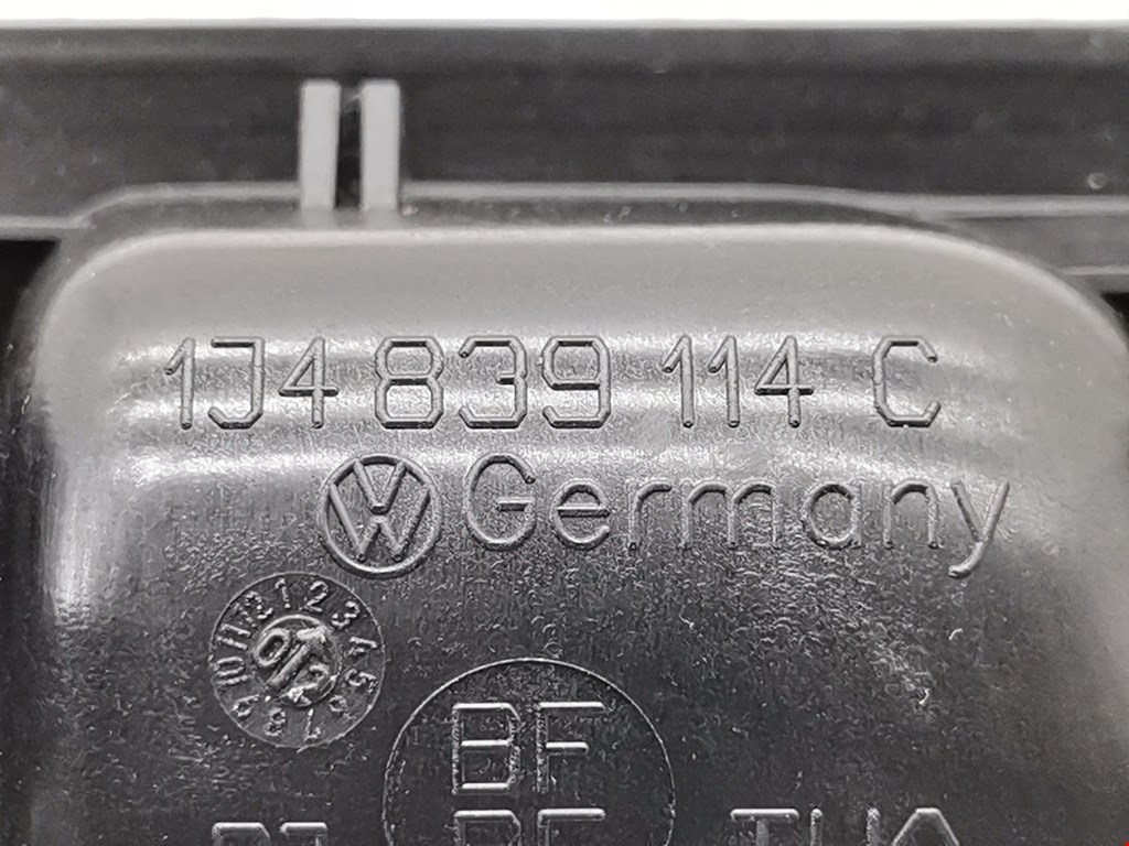 Ручка дверная задняя внутренняя правая VOLKSWAGEN Golf IV 1997-2003