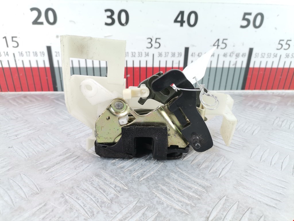 Замок двери задней левой KIA Magentis 2000-2006