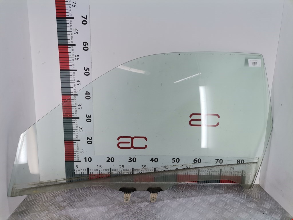 Стекло двери переднее левое SUZUKI Grand Vitara 2005-2015