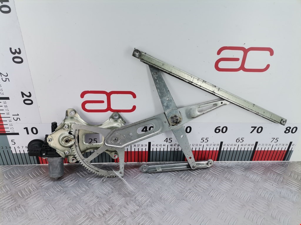 Стеклоподъемник задний правый TOYOTA Prius II XW20 2003-2012