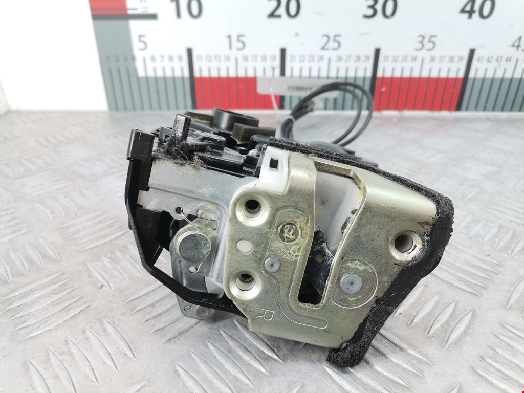 Замок двери задней правой SUZUKI Swift 2004-2010