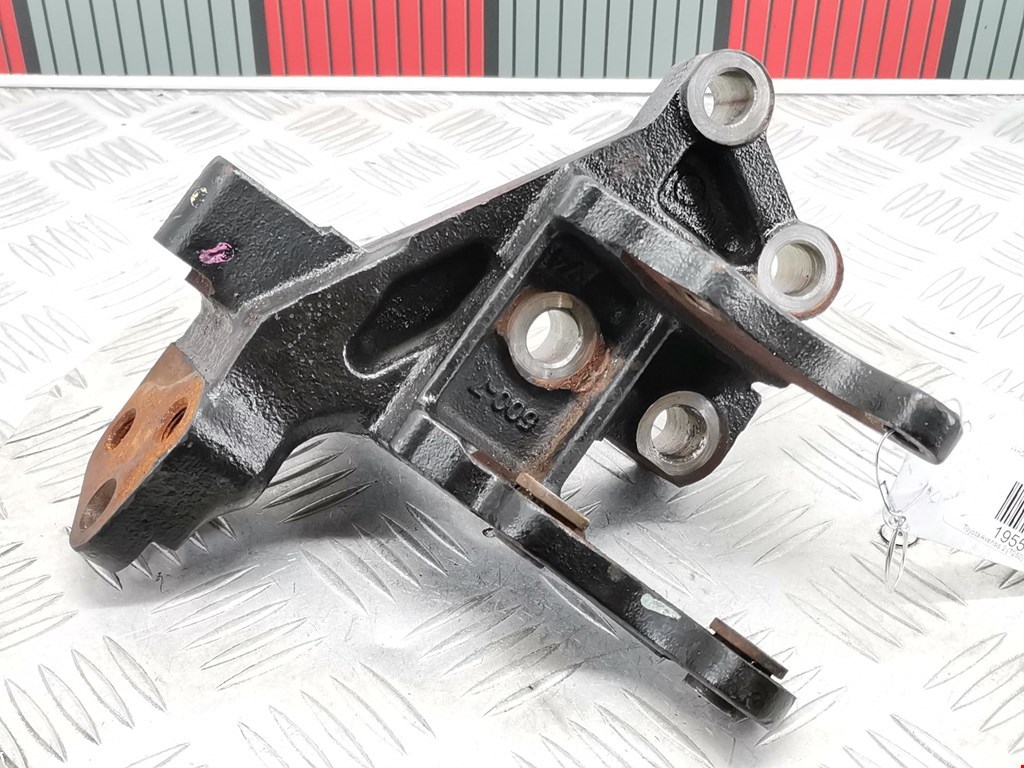 Кронштейн (крепление лапа) двигателя Toyota Avensis 2 (T250) (2003-2010)