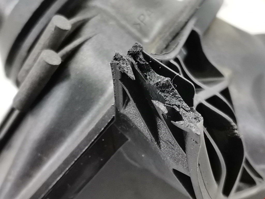 Патрубок интеркулера RENAULT Kangoo 2008-2021