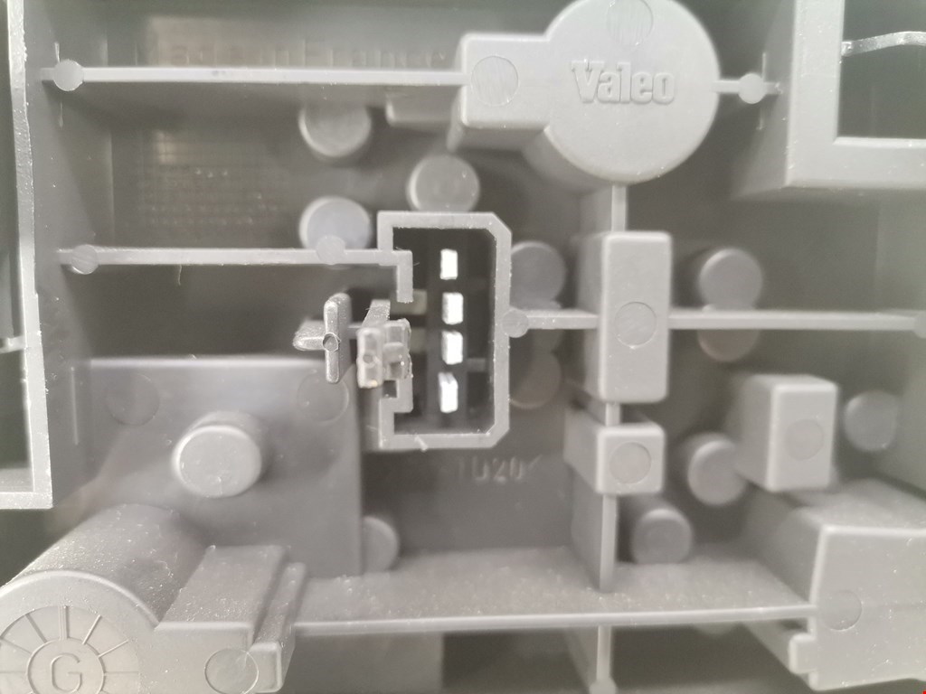 Фонарь задний внутренний левый CITROEN Xantia 1993-2002