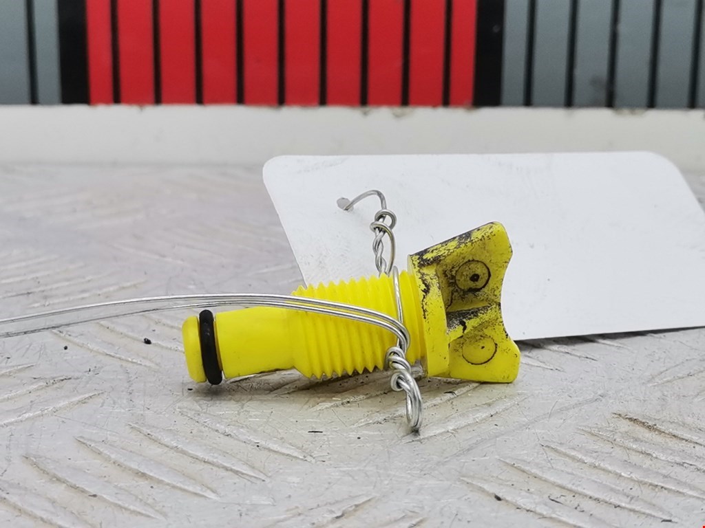 Крышка расширительного бачка TOYOTA Yaris II XP50 2005-2011