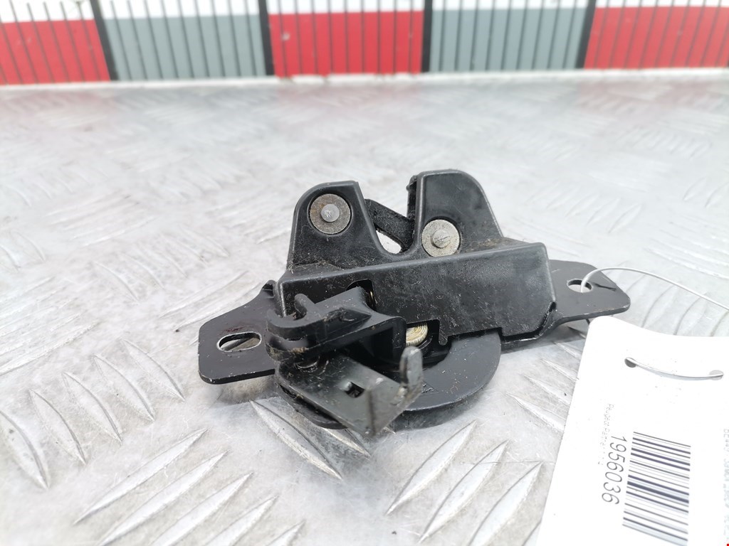 Замок двери передней правой PEUGEOT Partner 1996-2009