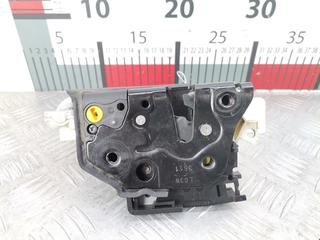 Замок двери передней левой VOLKSWAGEN Passat B7 2011-2015