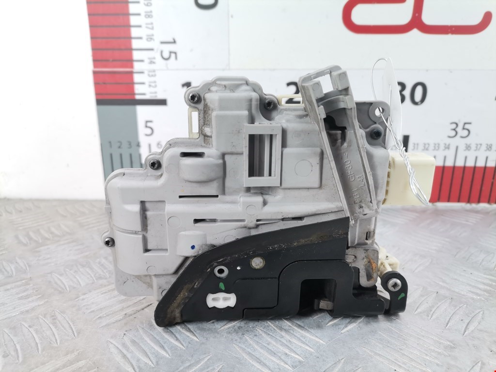 Замок двери передней левой VOLKSWAGEN Passat B7 2011-2015