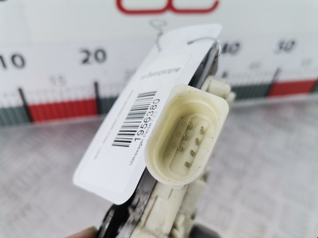 Замок двери передней левой VOLKSWAGEN Passat B7 2011-2015