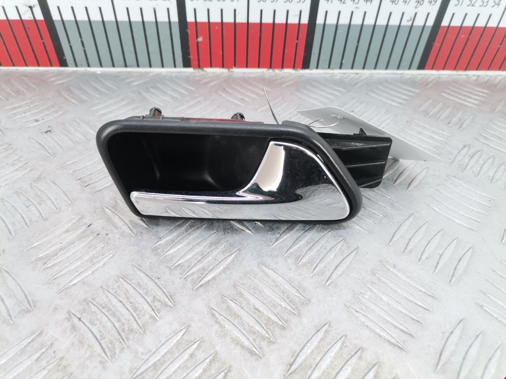 Ручка дверная задняя внутренняя правая VOLKSWAGEN Touran 2003-2010