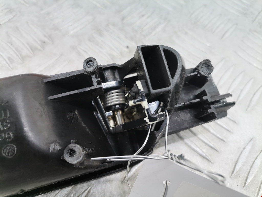 Ручка дверная задняя внутренняя правая VOLKSWAGEN Touran 2003-2010