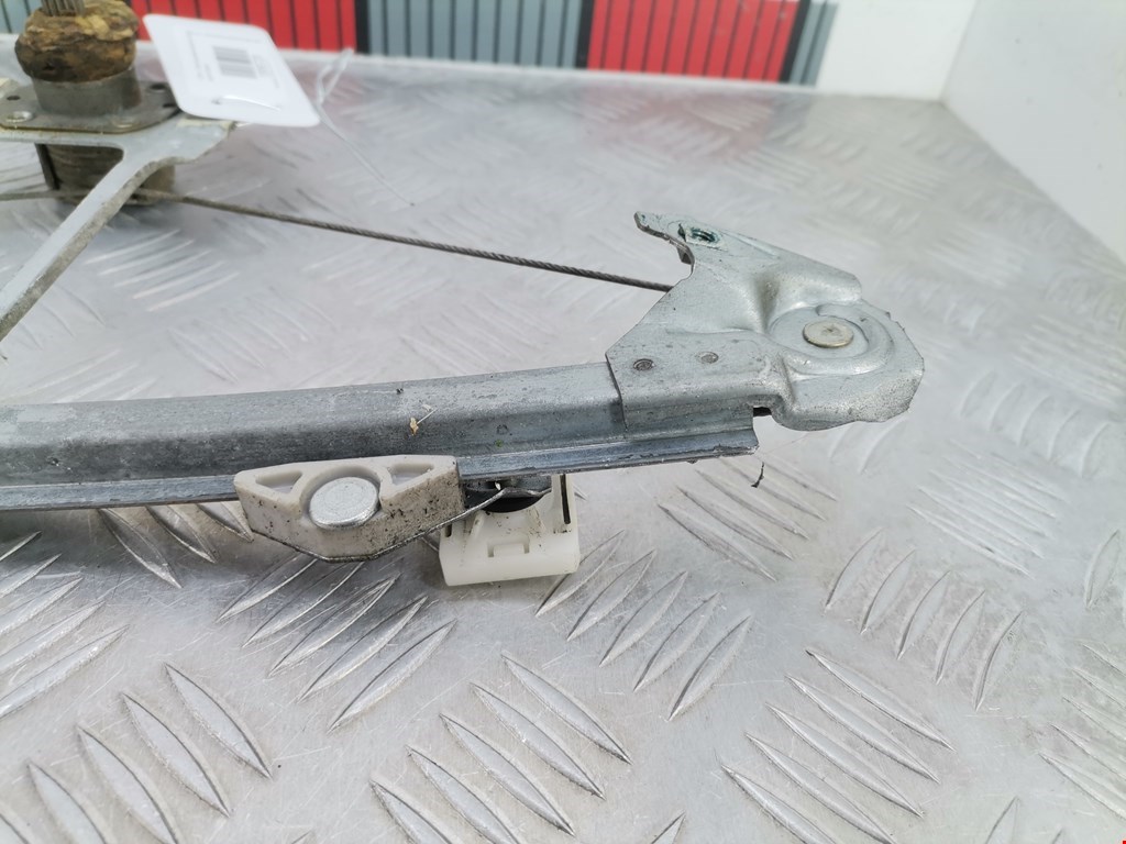 Стеклоподъемник задний правый MERCEDES-BENZ 190 (W201) 190 W201 1982-1993