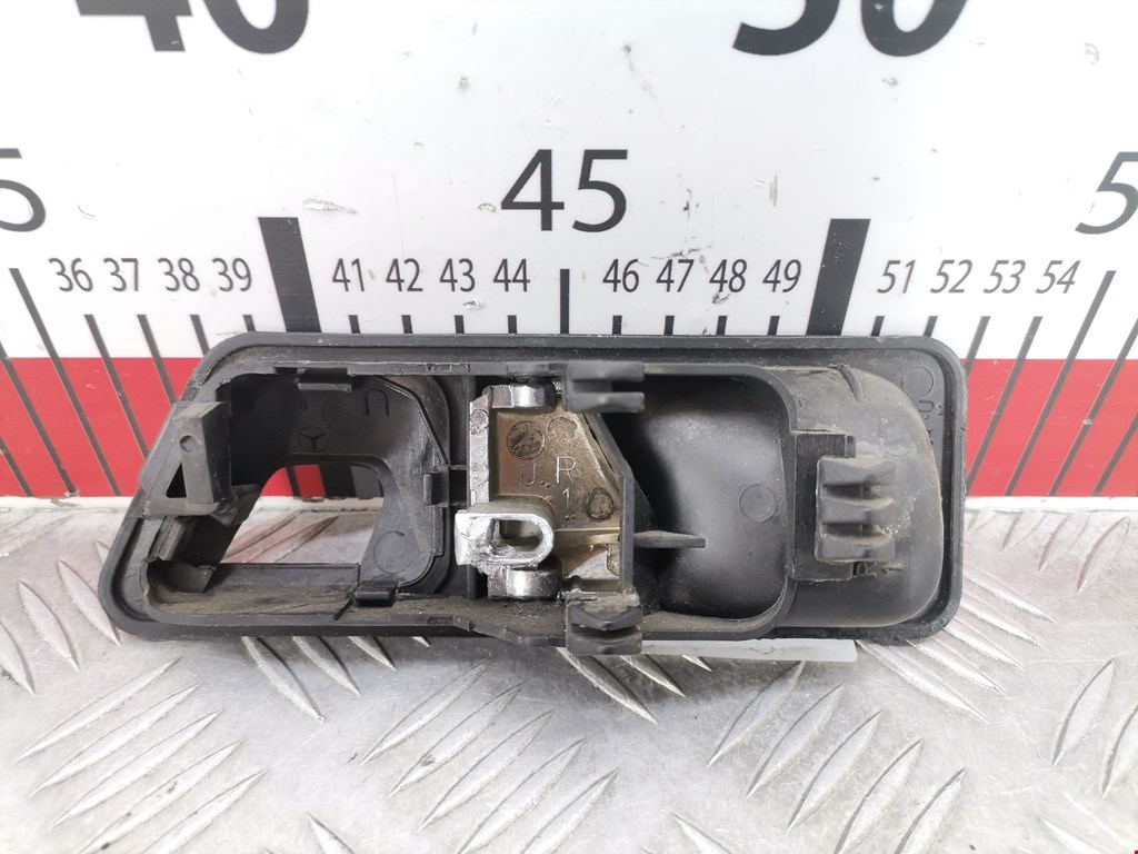 Ручка дверная задняя внутренняя правая MERCEDES-BENZ 190 (W201) 190 W201 1982-1993