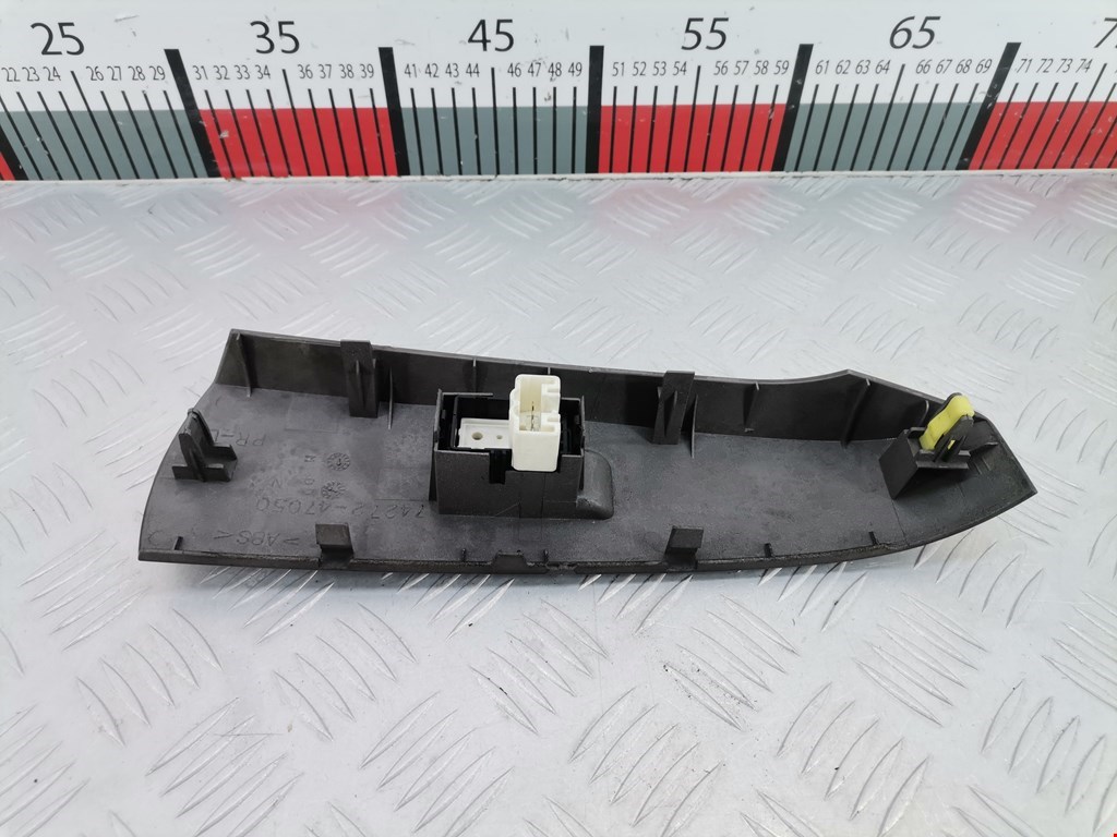 Кнопка стеклоподъемника TOYOTA Prius II XW20 2003-2012