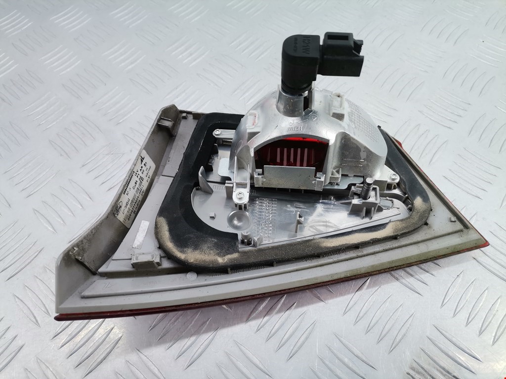 Фонарь задний внутренний левый FORD B-MAX 2012-2018