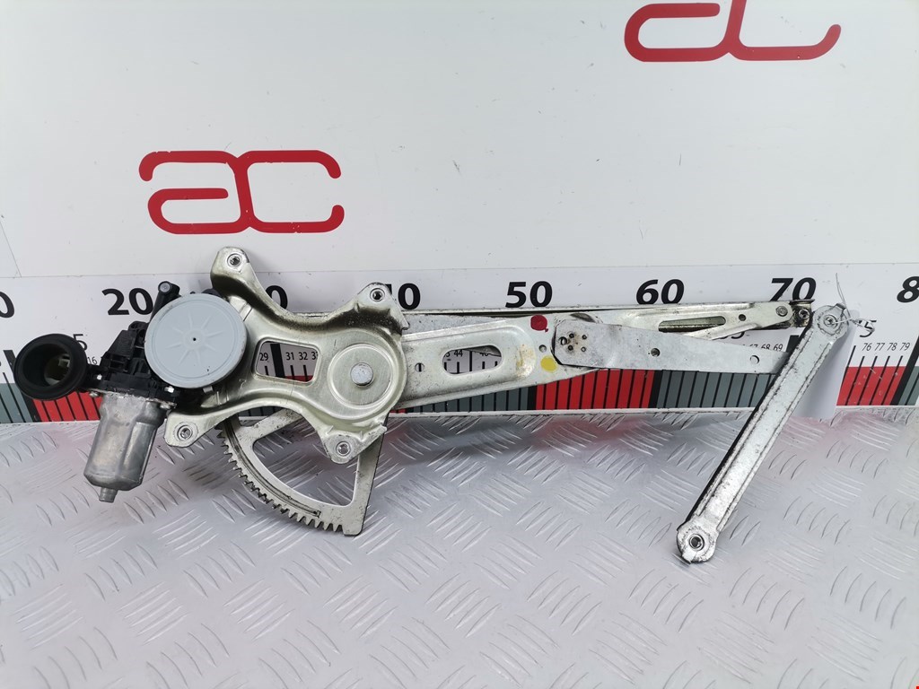 Стеклоподъемник задний левый TOYOTA Prius II XW20 2003-2012