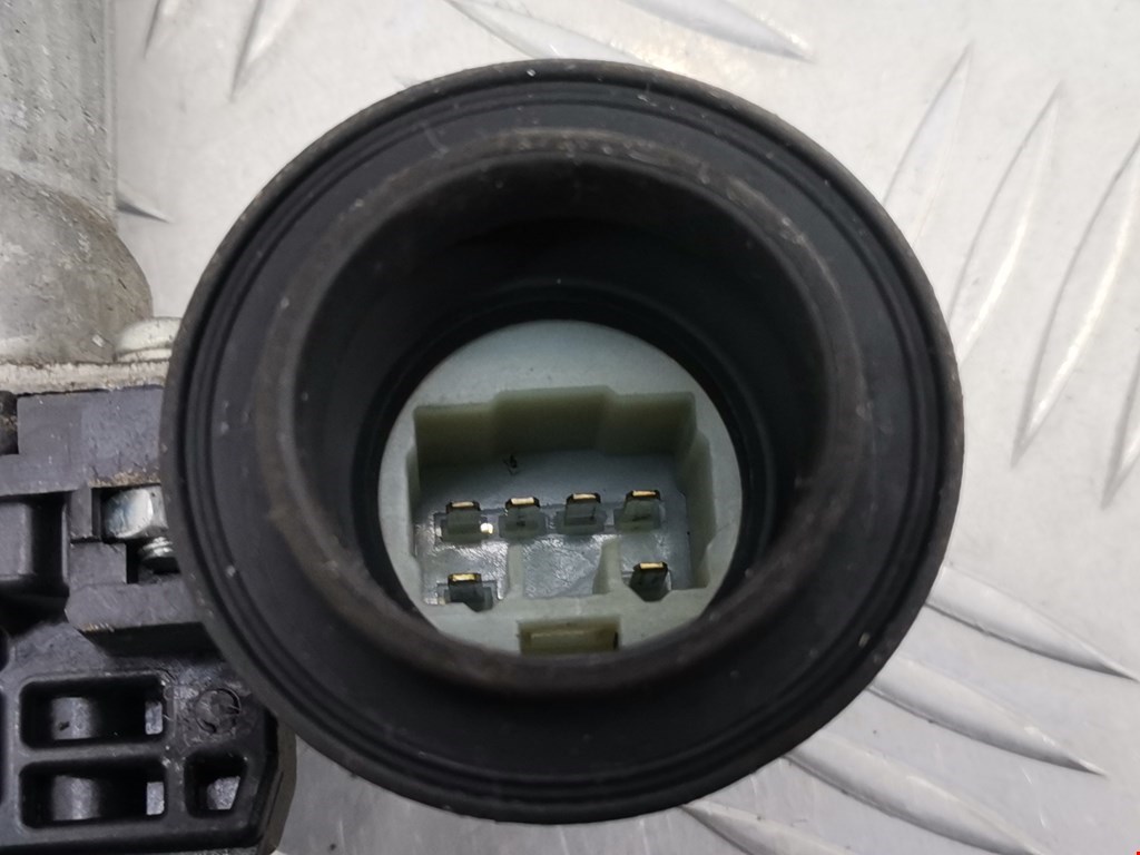 Стеклоподъемник задний левый TOYOTA Prius II XW20 2003-2012